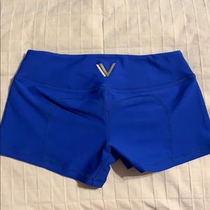 Vull Champion Short